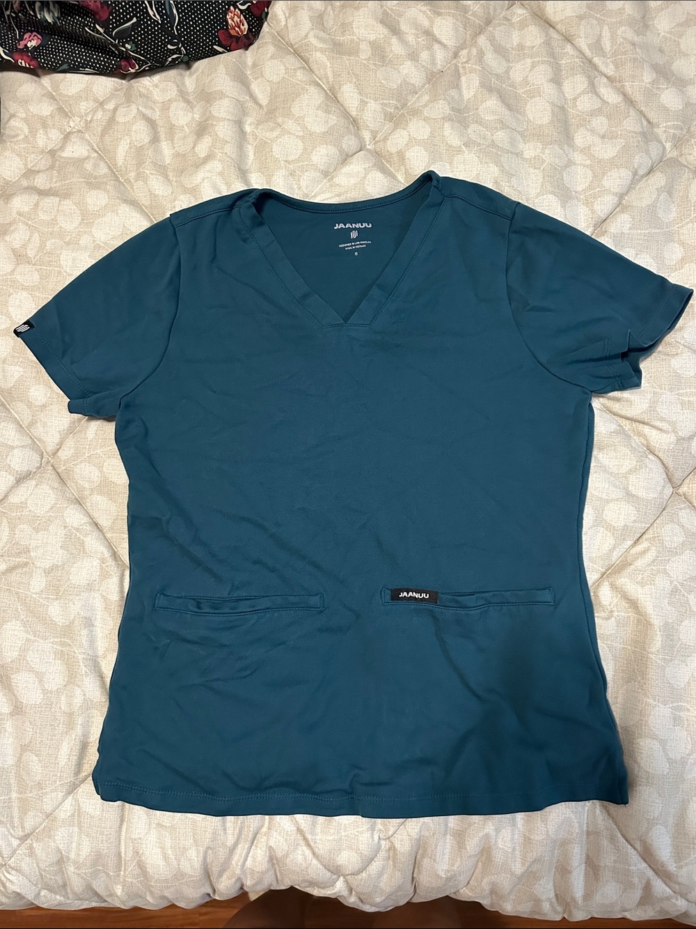 Jaanuu Scrub Set